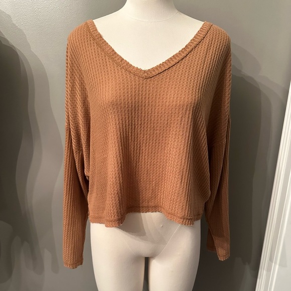 Cozy Tan V-Neck textured oversized crop - Picture 1 of 5